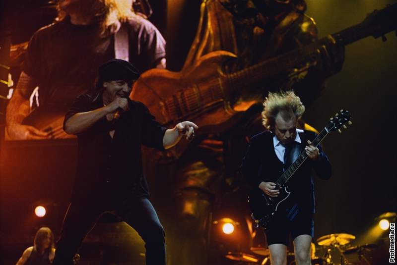 AC/DC (Brian Johnson a Angus Young)