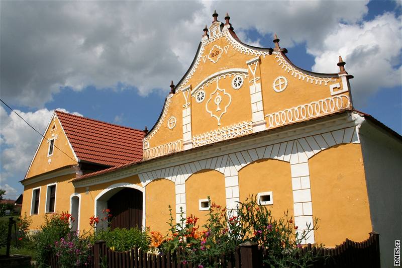 Víska Vlastibo patí do Sobslavských blat. Ta jsou jednou z nejcennjích oblastí lidové architektury u nás.