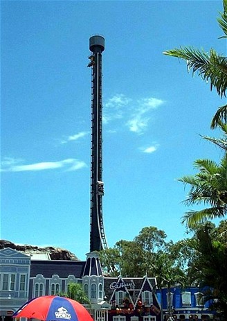 Horská dráha Tower of Terror v zábavním parku Dreamworld v Queenslandu v Austrálii