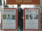Nmecká policie vyhlásila pátrání po dvou muích, kteí údajn proli teroristickým výcvikem v Afghánistánu i Pákistánu a pohrozili sebevraednými útoky (26. záí 2008)