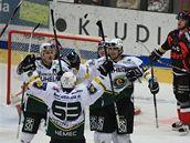 Znojmo - Karlovy Vary, radost host� po vst�eleném gólu.