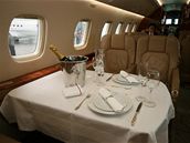 Osobní tryská�e: Embraer Legacy 135BJ interiér