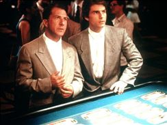 Dustin Hoffman (vlevo) coby filmov Rain Man a jeho "bratr" Tom Cruise.