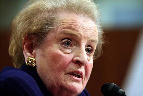 Madeleine Albrightová: Nestaí, abyste se distancovali od chyb George W. Bushe.