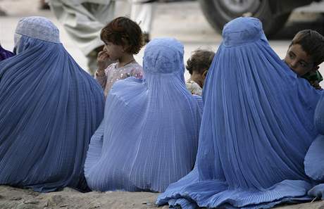 Uprchlíci z Afghánistánu opoutjí pákistánský region Badaur. Naídila jim to vláda z Islámábádu.