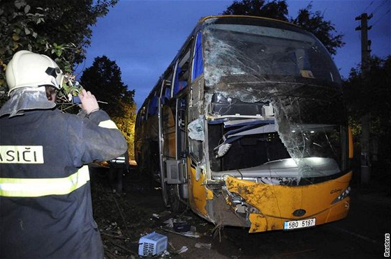 Nehoda eského autobusu u Trenína (3. íjna 2008)