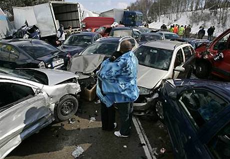 Vtzn fotka Czech Press Photo 2008 - hromadn havrie na dlnici D1