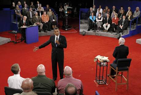Debaty prezidentských kandidát Ameriany zajímají. Na tu poslední se dívalo 63 milion lidí.