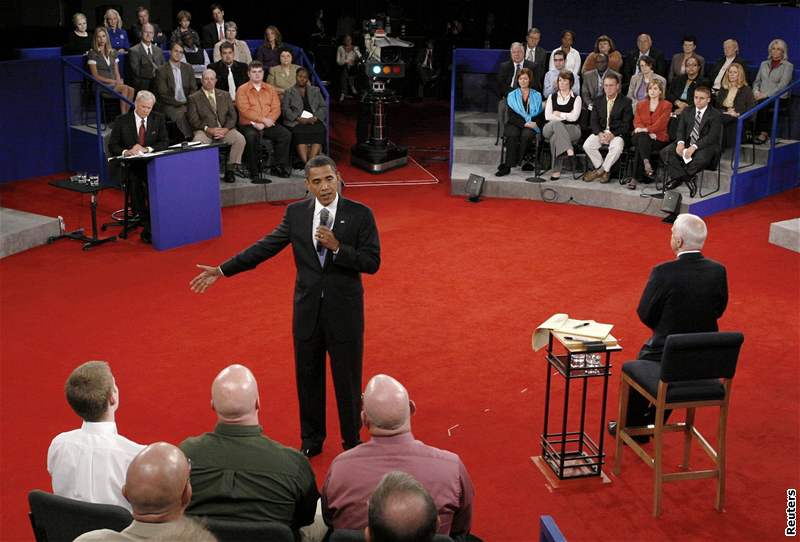 Barack Obama a John McCain se bhem debaty vyvarovali osobních útok.