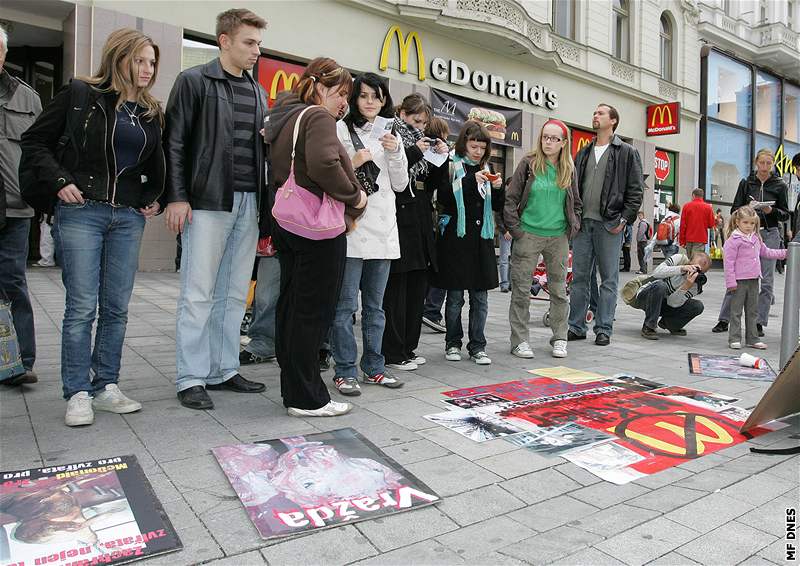 Demonstrace proti etzci McDonald´s