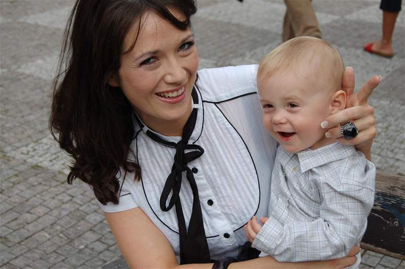 Tereza Kostková se synem Toníkem 