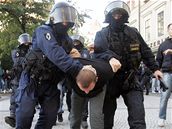 Policie zadrela asi stovku chorvatských fanouk.