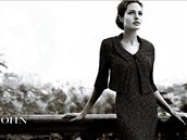 Angelina Jolie je na ernobílých fotografiích opravdu sexy