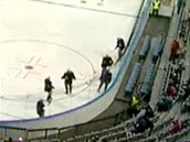 Jako první za�ali trénovat hokejisté New York Rangers.