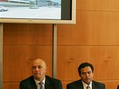 Poklepání kamene kliniky ICRC u sv. Anny. Zleva - ministr Tomá� Julínek, zástupce ICRC Vired Somers a velvyslanec USA Richard Graber