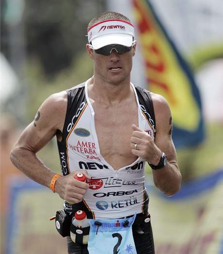 Australský triatlonista Craig Alexander triumfoval na havajském Ironmanovi