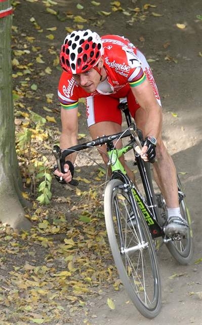 Cyklokrosa Martin Bína, vítz závodu eského poháru v Lounech