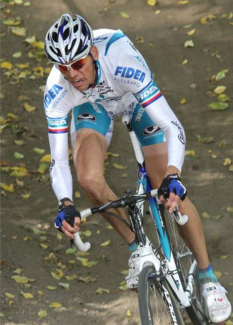 Cyklokrosa Petr Dlask v závod eského poháru v Lounech