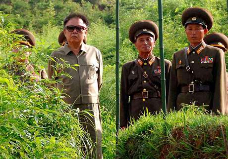 Podle KLDR byl Kim v íjnu na armádní inspekci. Snímky jsou ale nedatované.