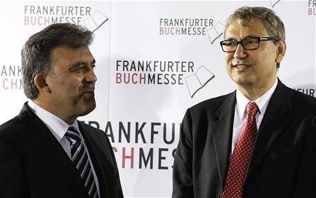 60. kniní veletrh ve Frankfurtu nad Mohanem - turecký prezident Abdullah Gül a nositel Nobelovy ceny Orhan Pamuk