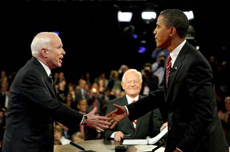 John McCain (vlevo) vyhrál v Missouri jen o 3632 hlas.