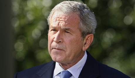 Bush odmítl bombardování iránského jaderného komplexu.