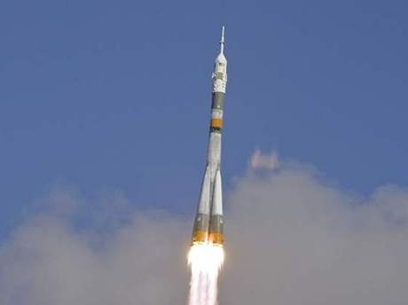 Start rakety Sojuz TMA-13 s vesmírným turistou na palub (12. íjna 2008)