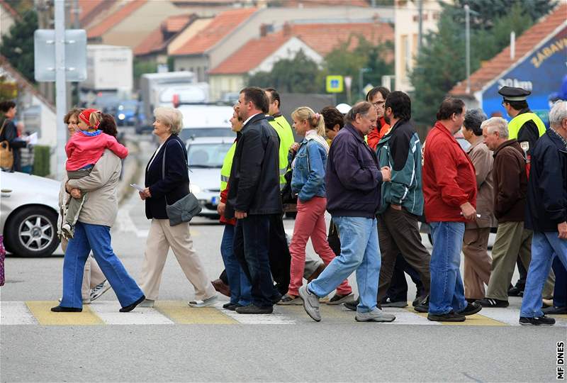 Za stavbu silnice z Brna do Svitav demonstrovali obyvatelé Lipvky a pílehlých obcí