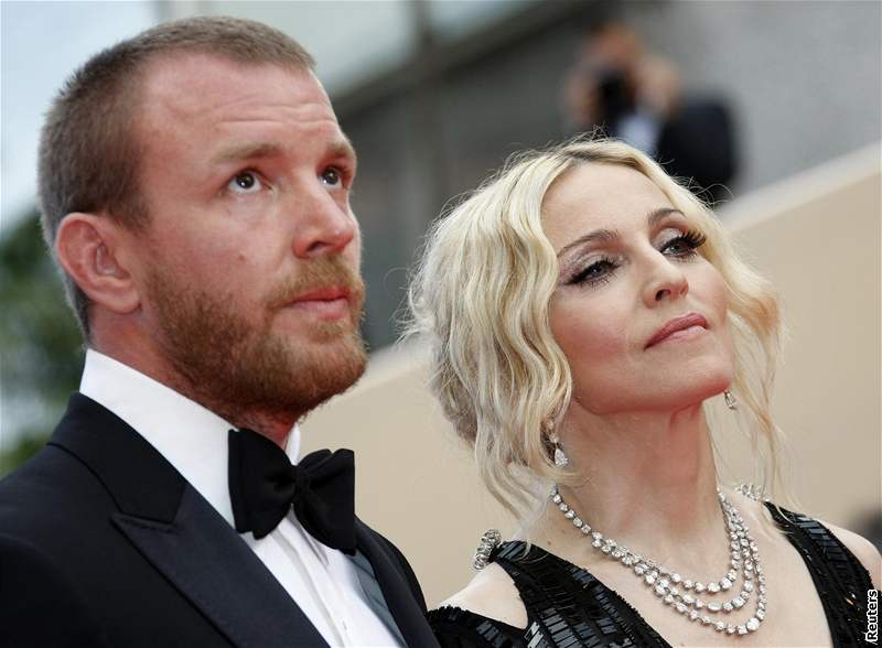 Madonna s manelem Guyem Ritchiem na festivalu v Cannes