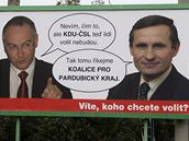 Billboard zesm��ující lidovce.
