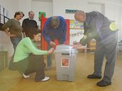 Píprava volební místnosti