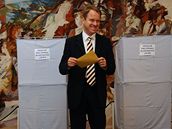 Martin Bursík, pedseda Strany zelených, volil v senátních volbách v Praze 1, 17. íjna 2008