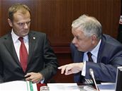 Polský premiér Donald Tusk (vlevo) se s prezidentem Lechem Kaczynským neshodne.