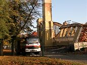 Vyhořelé levé křídlo secesního Průmyslového paláce