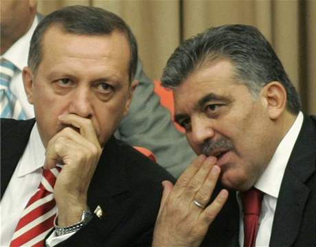 Recep Tayyip Erdogan (vlevo) a Abdullah Gül