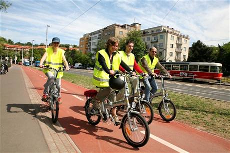 Jako nejrychlejí spojení z Radotína na Smíchov se v ranní pice ukázala cesta kolem. Ilustraní foto