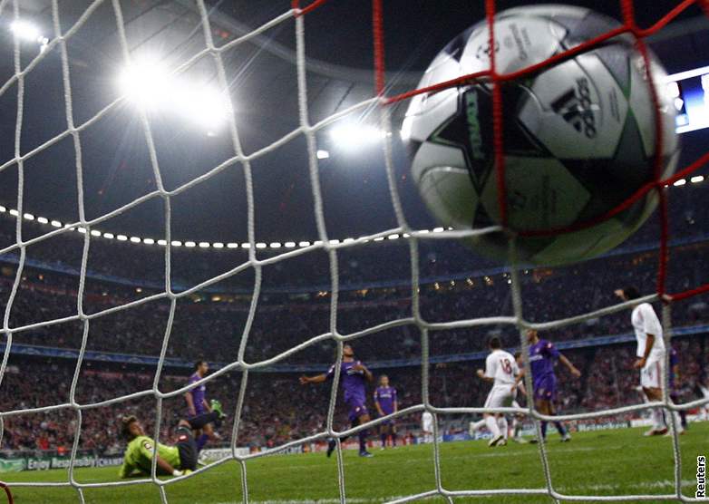 Bayern Mnichov - Fiorentina: gól po stele Schweinsteigera