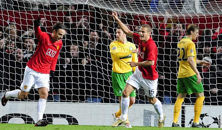 Manchester United - Celtic Glasgow: Berbatov a Vidi se radují z gólu