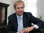 �éf Moravského pen�ního ústavu Radomír Lap�ík.