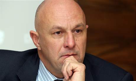 Regionální politici ODS moná vrazili ministru Julínkovi n do zad.