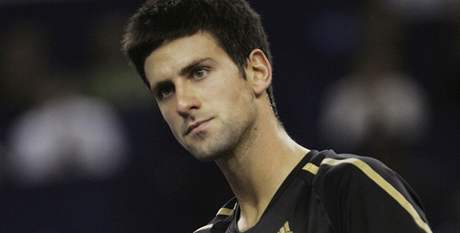 Srbský tenista Novak Djokovi vstoupil do Turnaje mistr vítzstvím nad Del Potrem z Argentiny