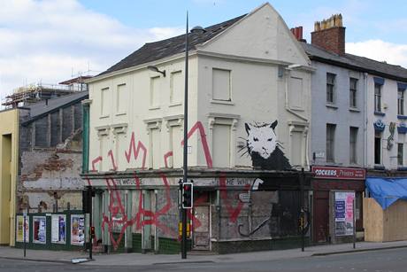 Banksyho dílo na liverpoolském hostinci The Whitehouse