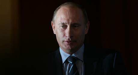 Souasný ruský premiér a bývalý populární prezident Vladimir Putin.
