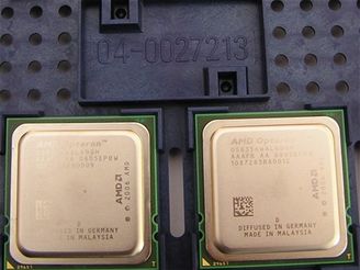 AMD Opteron Socket-F (starší verze)