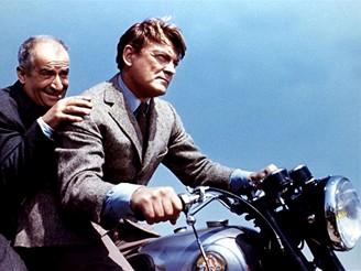 Francouzsk herec Jean Marais ve filmu Fantomas