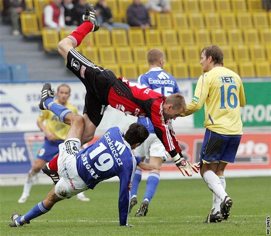 Olomoucký branká Petr Drobisz v akci