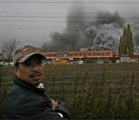 Poár vietnamské trnice v Praze Libui (6. 11.2008)