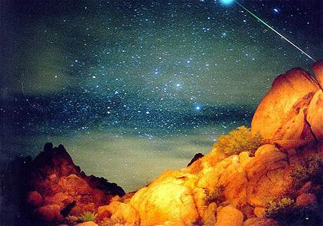 Leonidy mají svůj původ v kometě Tempel-Tuttle. V maximu budou 17. listopadu v 1:22 v noci.