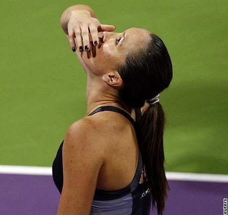 Tenisová svtová jednika Jelena Jankoviová vyhrála na Turnaji mistry v Dauhá i svj druhý zápas.