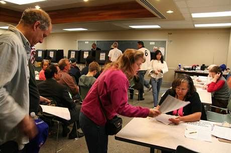 Voliči ve Fairfax County ve Virginii hojně využívají možnosti hlasovat předčasně.